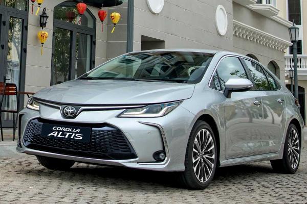 Giá xe Toyota Altis [company field=